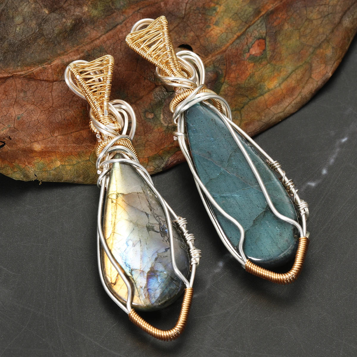 Labradorite Elongated Wire Wrapped Pendant Necklace – Intuition, Transformation & Aura Protection