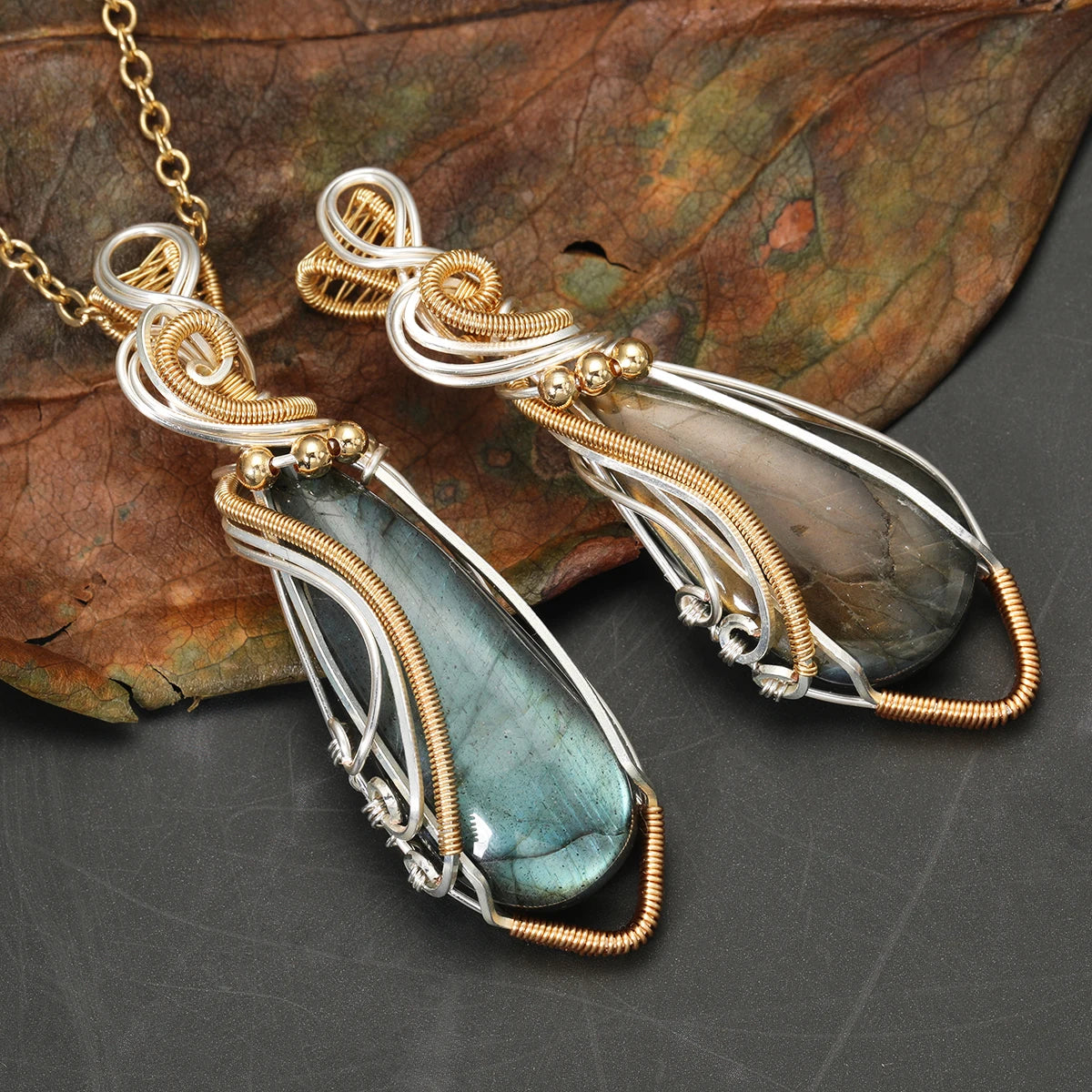 Labradorite Elongated Wire Wrapped Pendant Necklace – Intuition, Transformation & Aura Protection