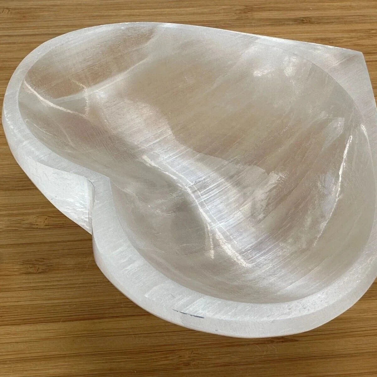 💖 Natural Selenite Heart Bowl – Crystal Energy Dish for Charging, Healing & Meditation