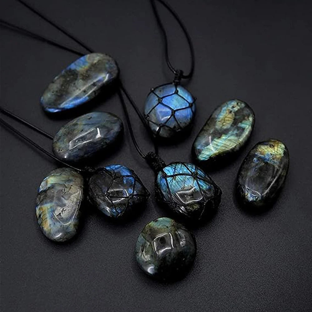 Dragon’s Heart Labradorite Healing Crystal Pendant Necklace – Natural Waterdrop Stone with Adjustable Macrame Cord (Unisex)