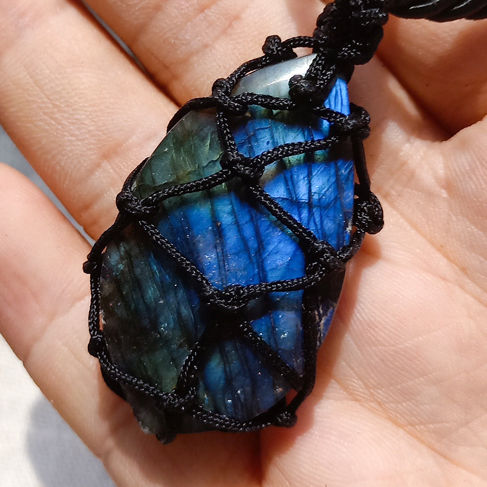Dragon’s Heart Labradorite Healing Crystal Pendant Necklace – Natural Waterdrop Stone with Adjustable Macrame Cord (Unisex)