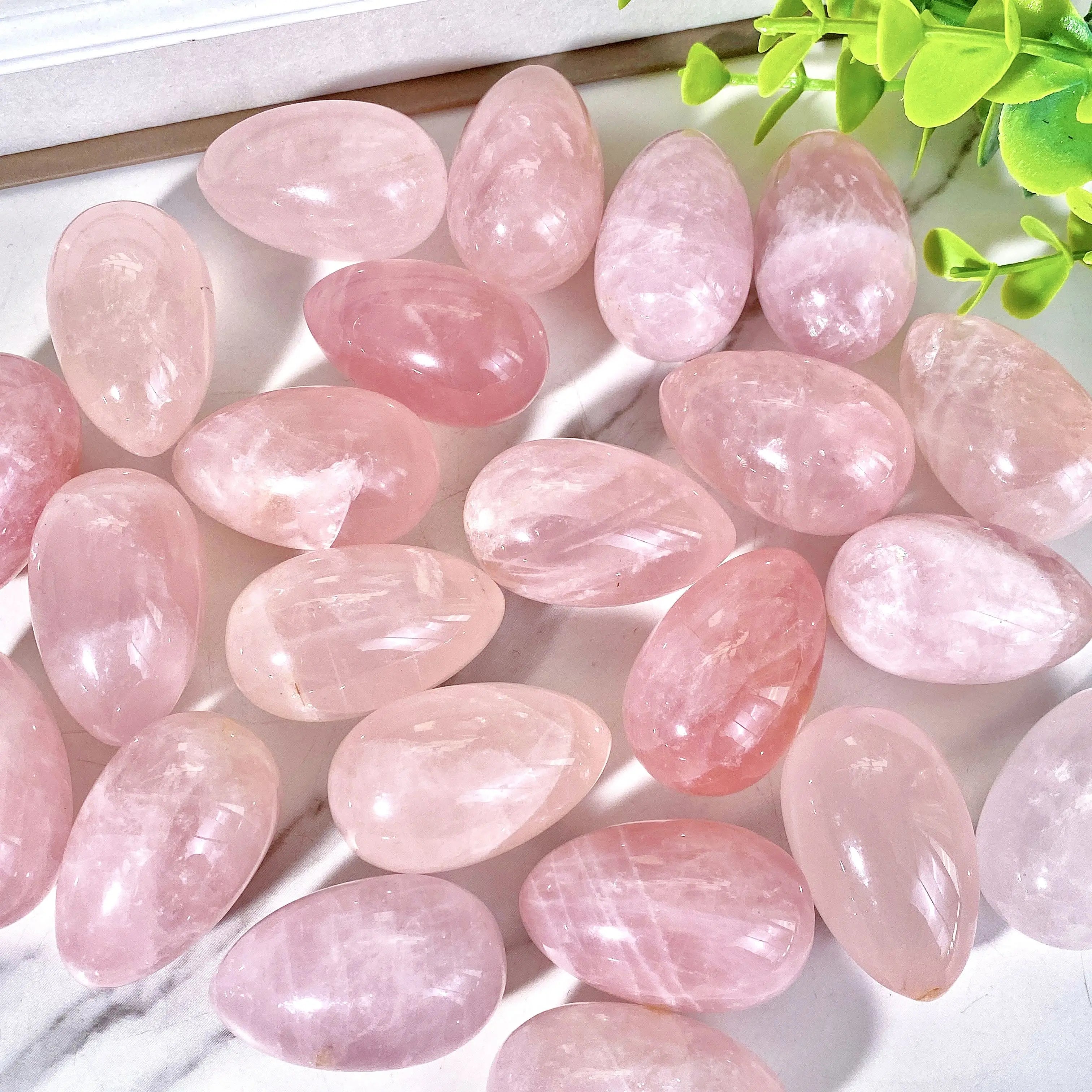 🌸 Rose Quartz Egg – Natural Crystal Carving