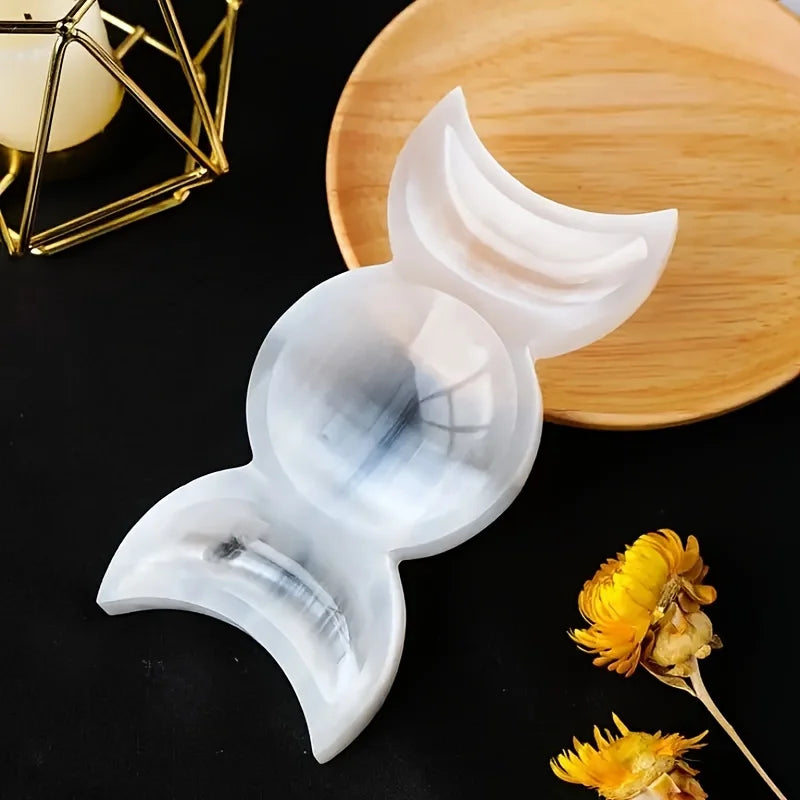 🌙 Selenite Moon Goddess Triple Moon Bowl – Crystal Altar Dish for Witchcraft, Divination & Home Décor