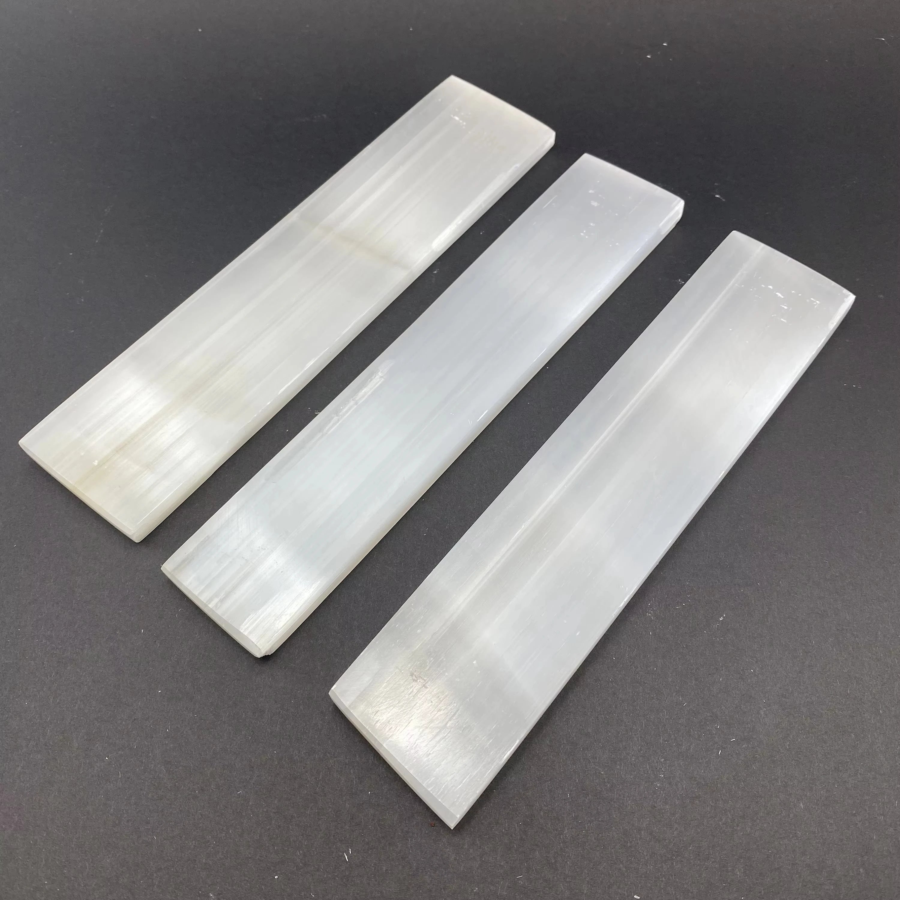 Selenite Slice Charging Station – Crystal Plate for Cleansing, Purification & Energy Healing