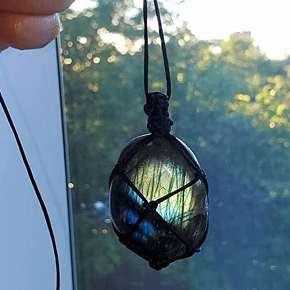 Dragon’s Heart Labradorite Healing Crystal Pendant Necklace – Natural Waterdrop Stone with Adjustable Macrame Cord (Unisex)