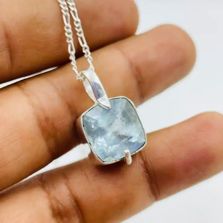 Aquamarine Sterling Silver Pendant – Calming Manifestation Crystal with Pisces Vibes