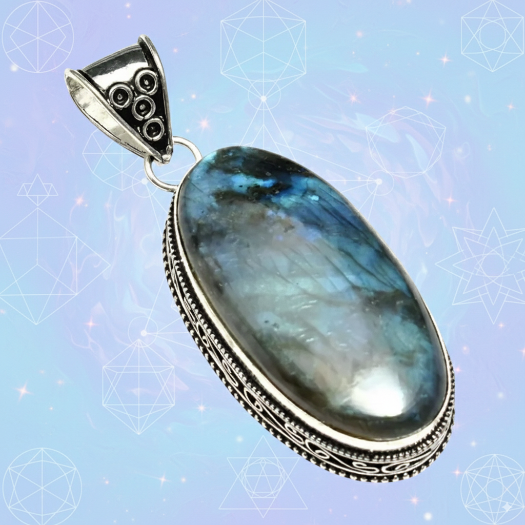 Labradorite Sterling Silver Pendant – Intuition, Magic & Transformation