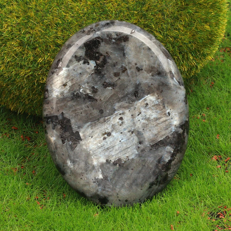 Jade Chakra Palm Stone – Natural Crystal Quartz Worry Stone for Healing & Manifestation
