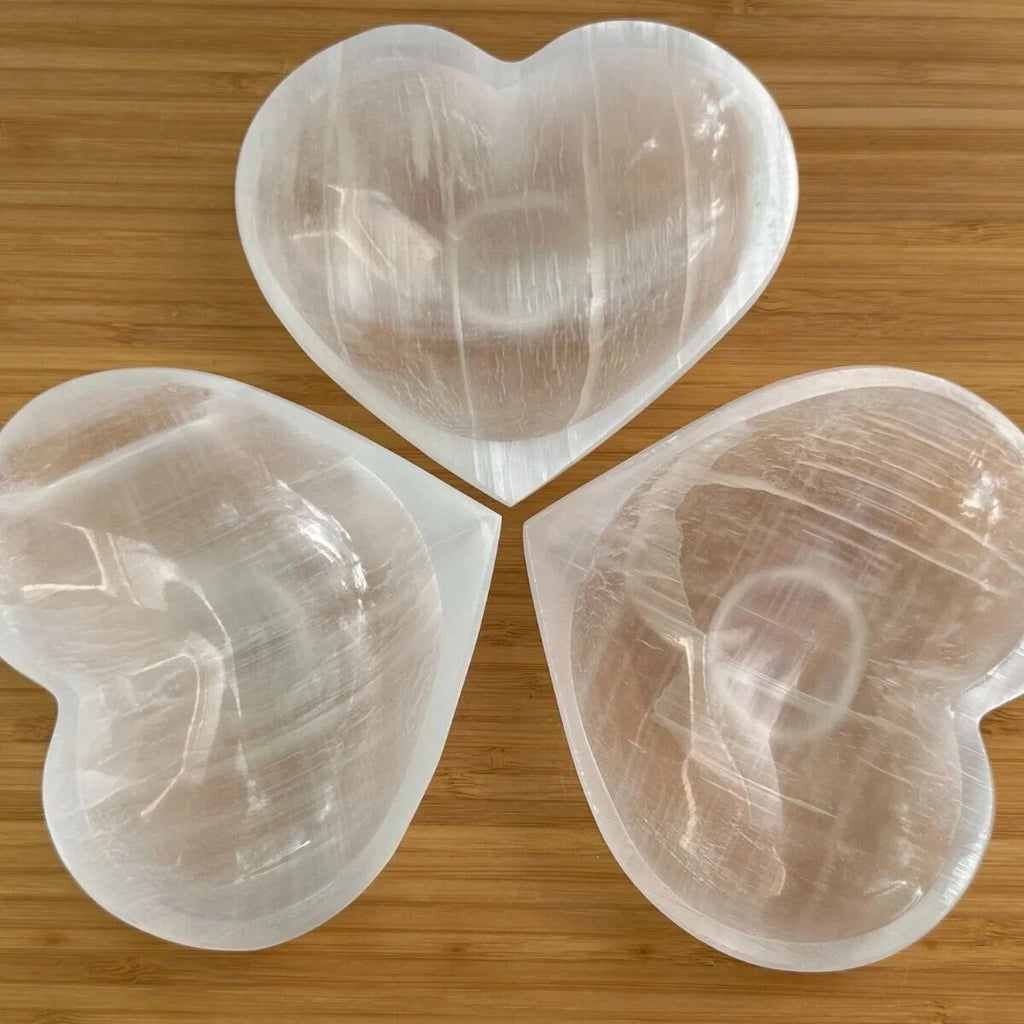 💖 Natural Selenite Heart Bowl – Crystal Energy Dish for Charging, Healing &amp; Meditation