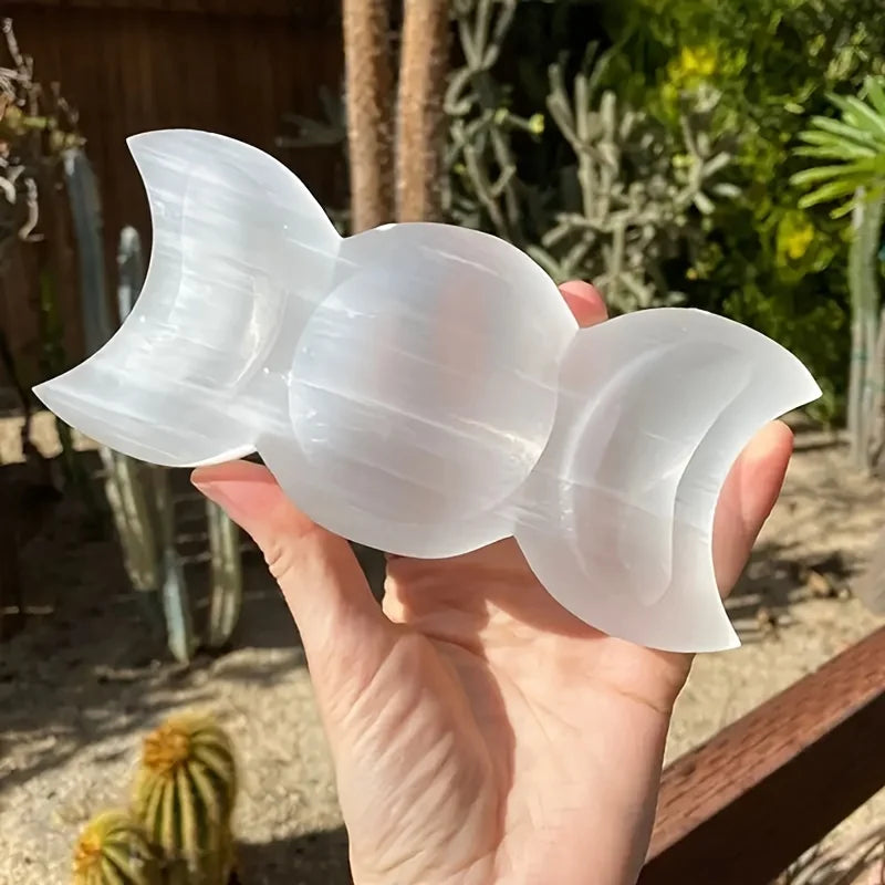 🌙 Selenite Moon Goddess Triple Moon Bowl – Crystal Altar Dish for Witchcraft, Divination & Home Décor