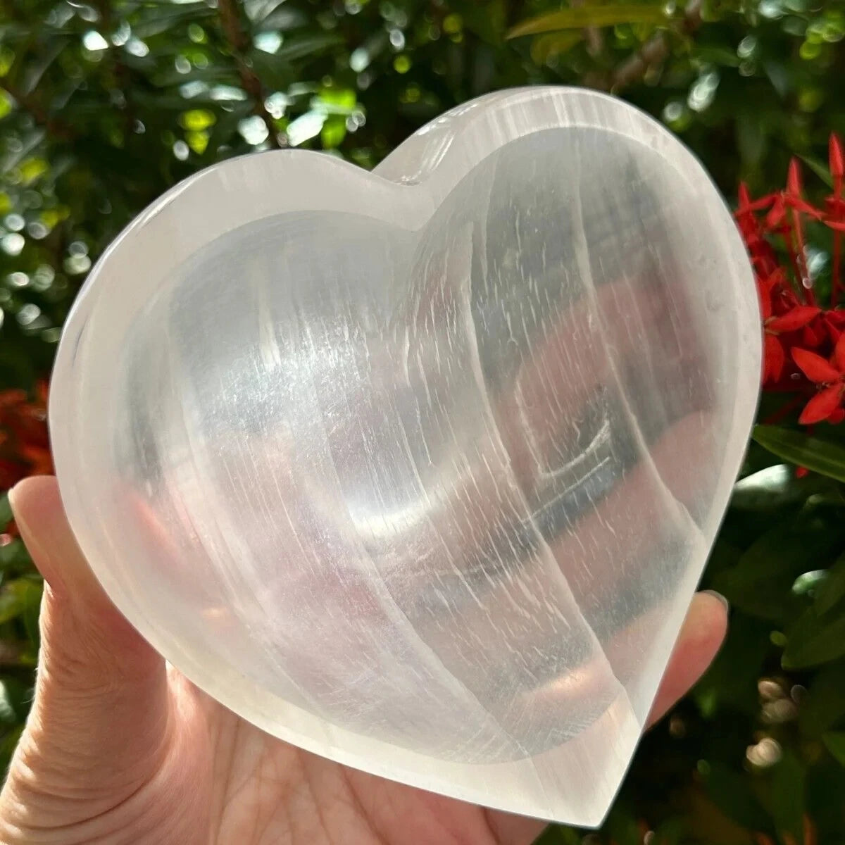 💖 Natural Selenite Heart Bowl – Crystal Energy Dish for Charging, Healing &amp; Meditation