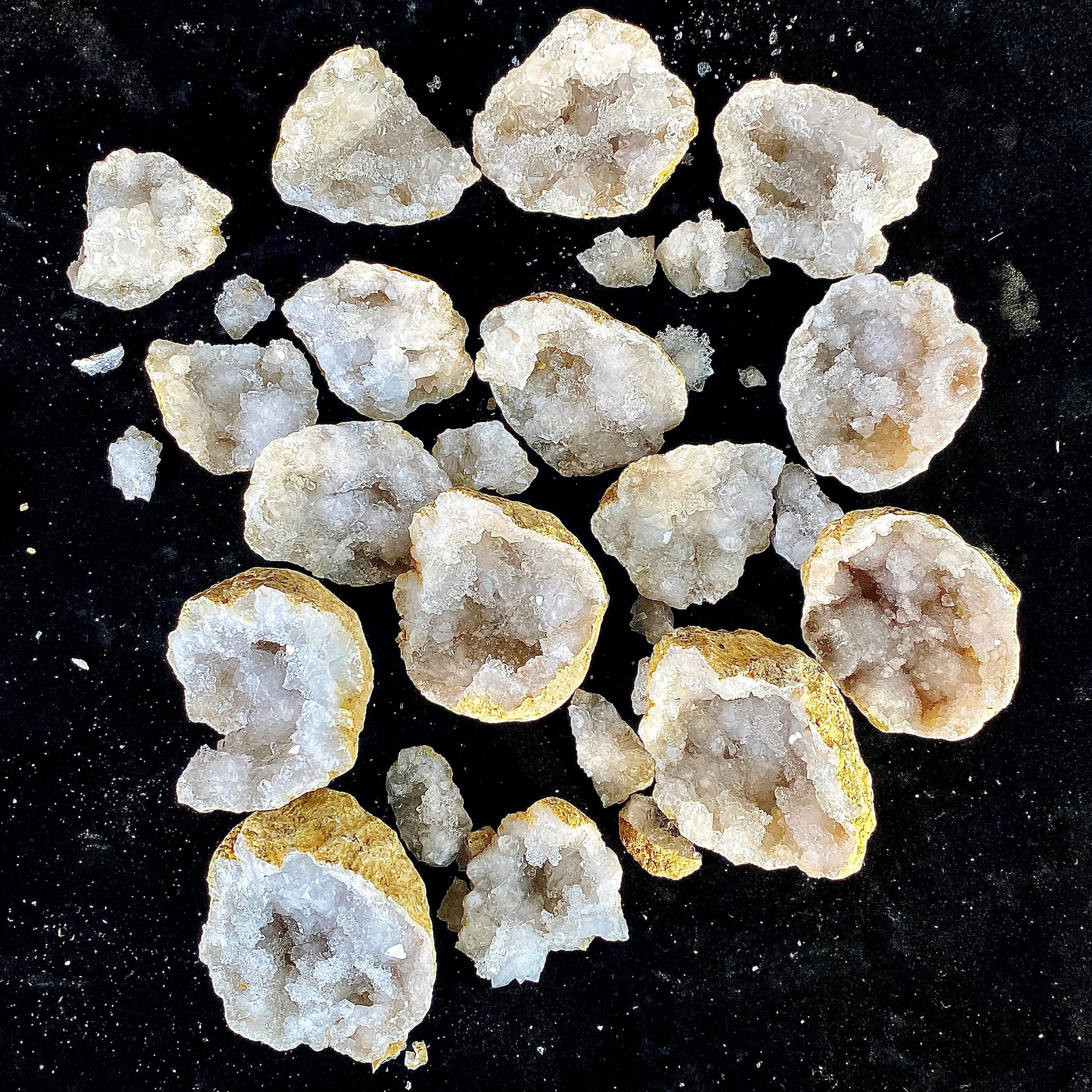 Random Natural Agate Geode – Break Your Own Crystal Surprise (1PC)