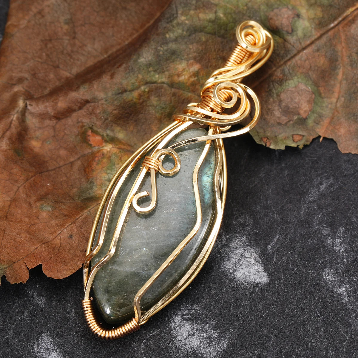 ✨ Handmade Natural Labradorite Pendant – Copper Wire Wrapped Necklace with Chain (50+5cm)