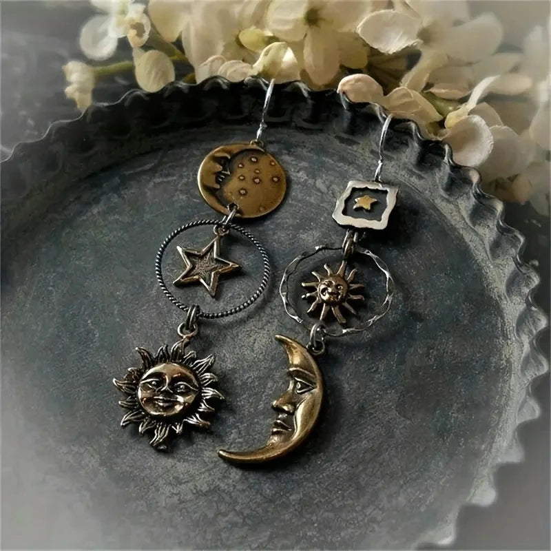 Creative Retro Asymmetrical Antique Copper Star and Moon Pendant Earrings, Personalized Earring Accessories for Women's Parties